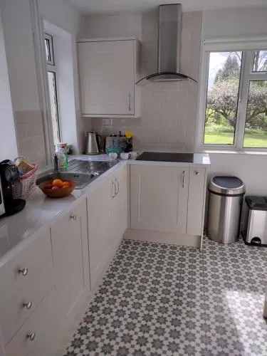 Robin Hill Cottage - Image 1