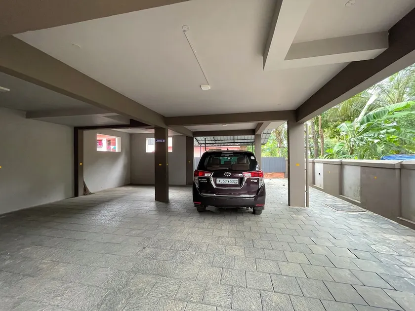 Town Inn Apartments - Image 1