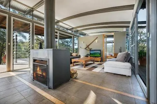 Howes Valley Hideaway - Edge of the Wild - Image 1
