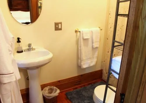 Himelhoch Bed & Breakfast - Image 1