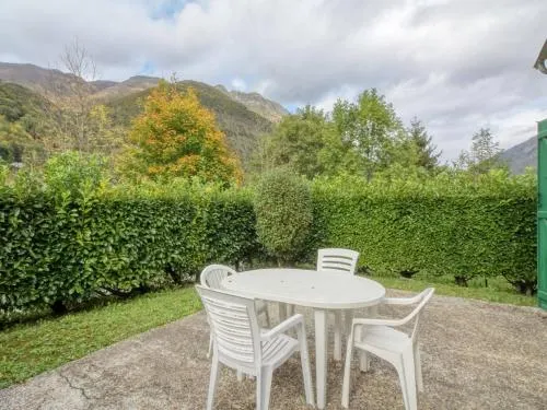 Apartment Chalets De Cauterets 8 - Image 1