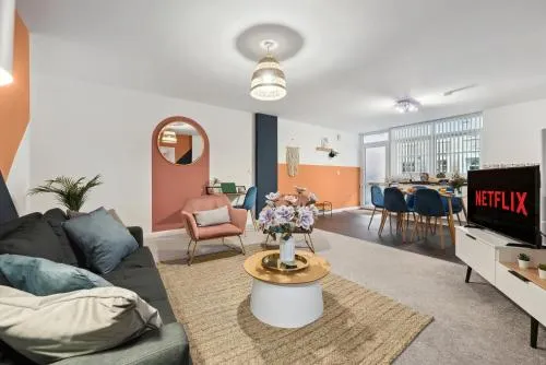 Corinium Lodge - Image 1