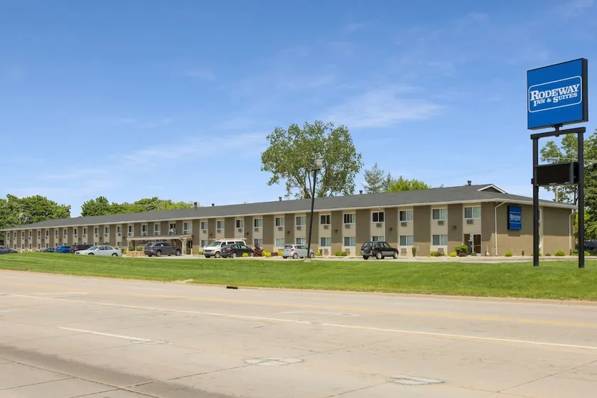 Motel 6 Grand Rapids - Airport - Image 1