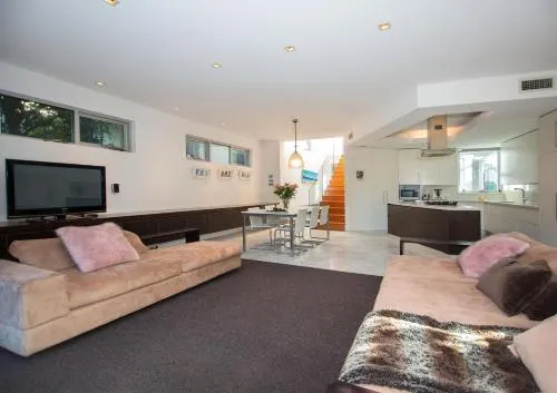 New Luxury Home Near Coogee Beach In Sydney - Image 1