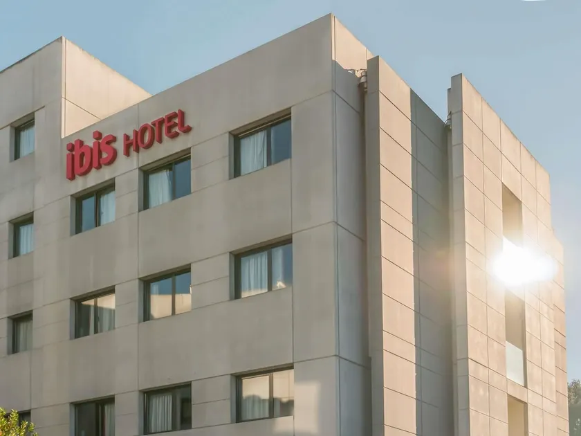 Hotel Ibis Girona Costa Brava - Image 1