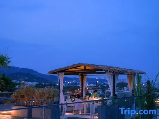 Sky High Hotel Xiamen - Image 1