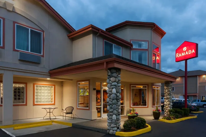 Ramada by Wyndham SeaTac Airport North - Image 1