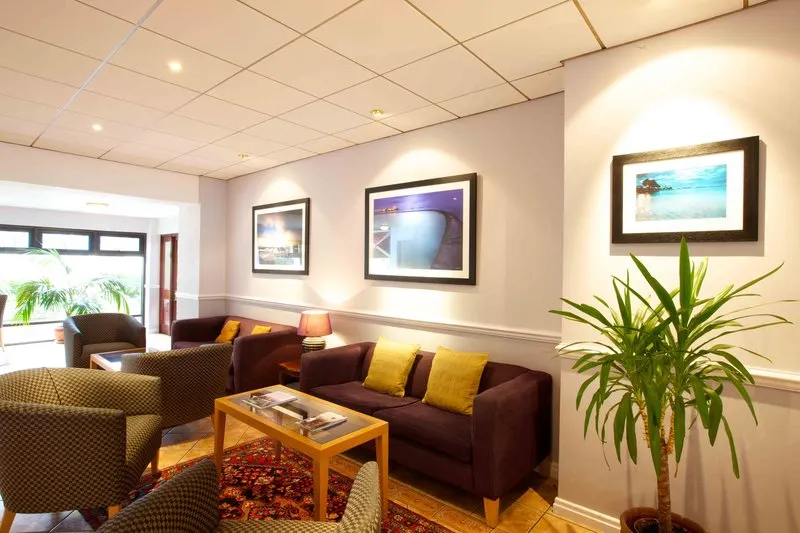 Apollo Hotel - Image 1