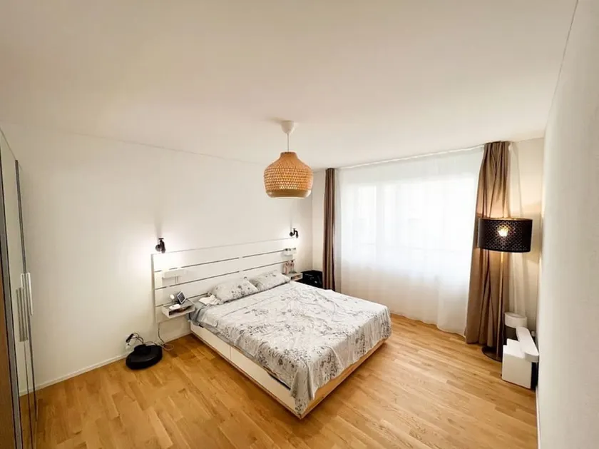 Apartment in Zurich Affoltern Near Forest - Image 1
