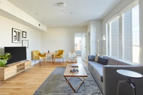 Frankford Flats by Sonder - Image 1