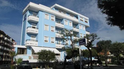 Hotel Lanterna - Image 1