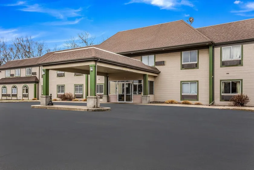 Hotel Whitehall MI - Image 1