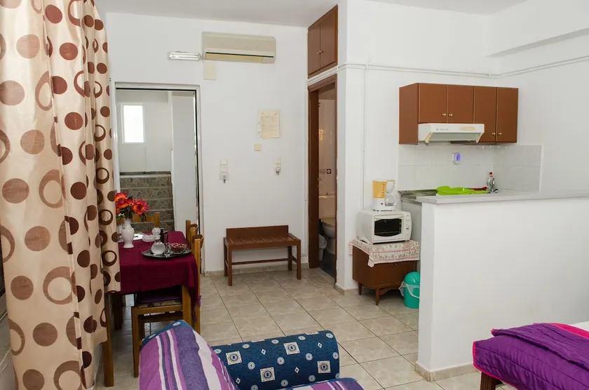 Yannis Pothoulakis Apartments - Image 1
