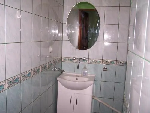 Motel Mot Lux - Image 1