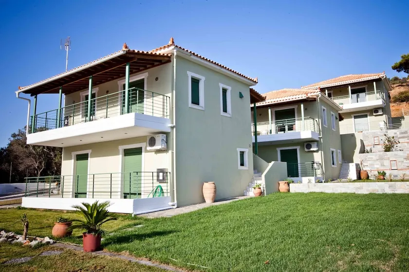 Aselinos Suites - Image 1