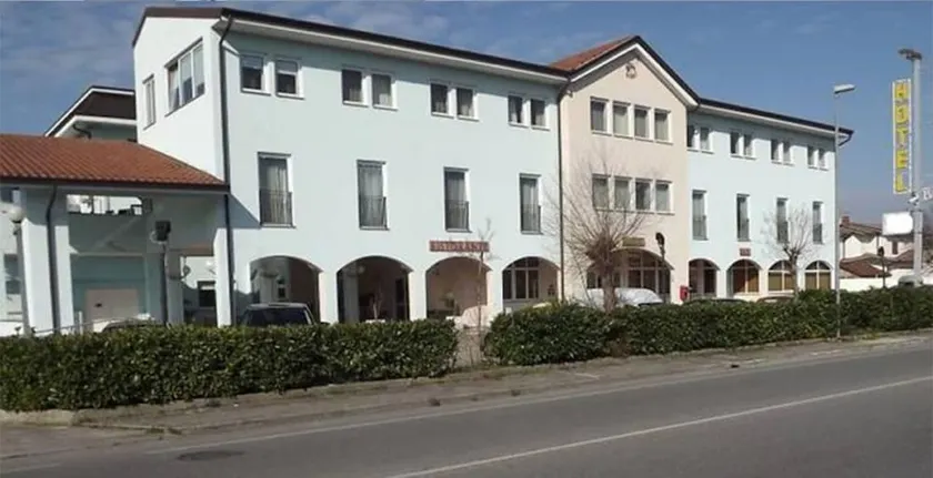 Hotel Ai Cacciatori - Image 1