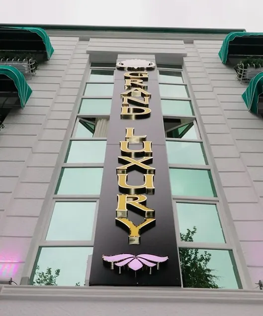 Grand Luxury - Image 1