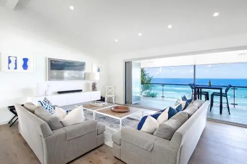 2 Arakoon Crescent - Image 1