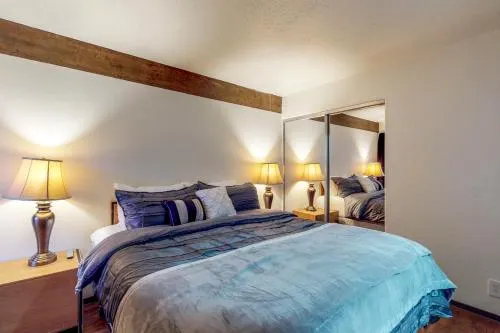 Yaquina Bay Getaway - Image 1