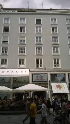 Vienna Apartment Am Graben - Image 1
