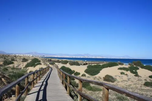 Apartament Playa Arenales - Image 1