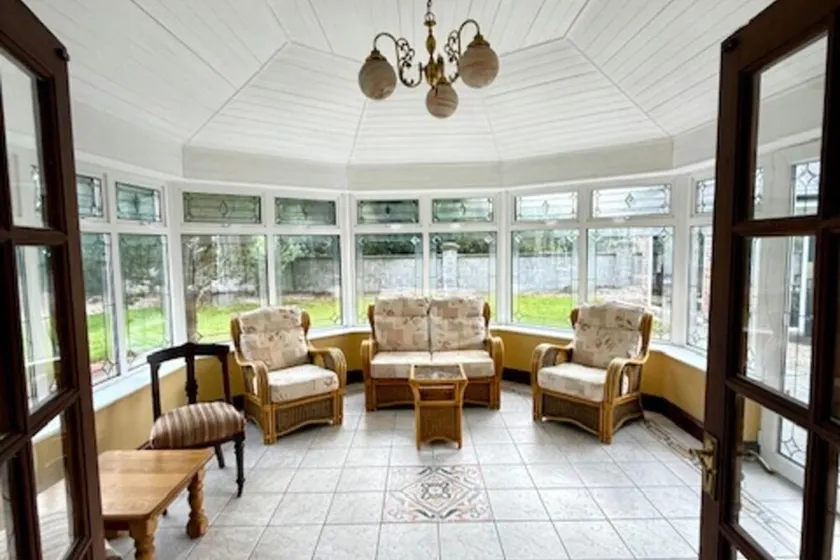 Summer Sale! Beakstown House Luxurious 5-bed Villa - Image 1