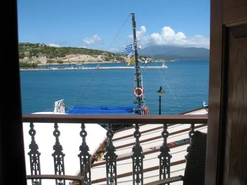 Polyxeni Hotel - Image 1