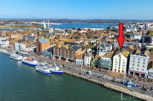 Flat on Poole Quay - Image 1