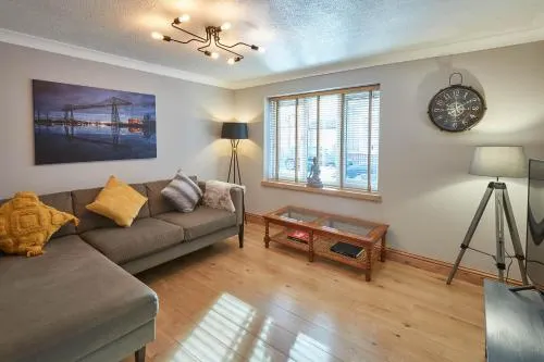Host & Stay - Amber Shores - Image 1