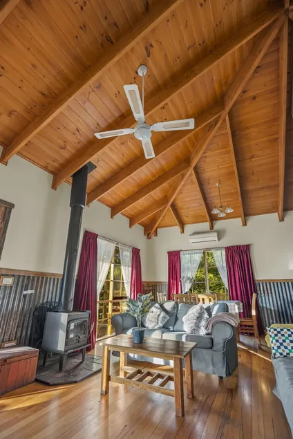 StayAU Sunset Cottage 2BR Farm Retreat - Image 1