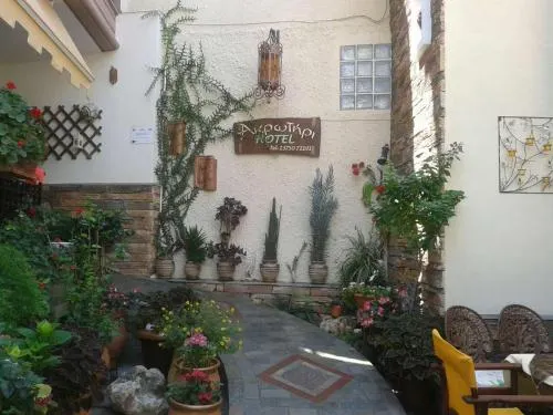 Akrotiri Hotel - Image 1