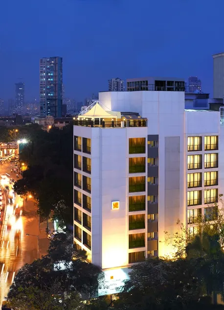 Hotel Shalimar Palace - Image 1