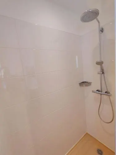 FEIJOA, Guest House for 2 to 4 people in residential area - Image 1