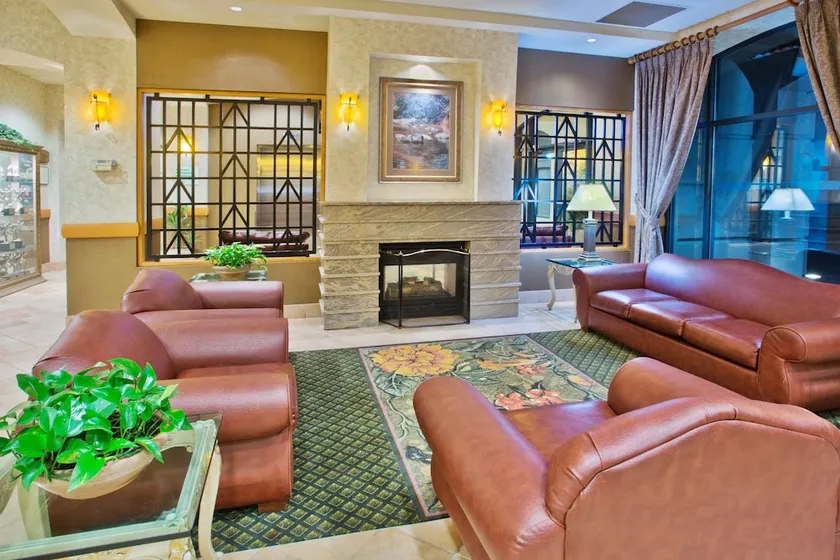DoubleTree by Hilton North Vancouver - Image 1