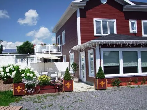 Motel Canadien - Image 1