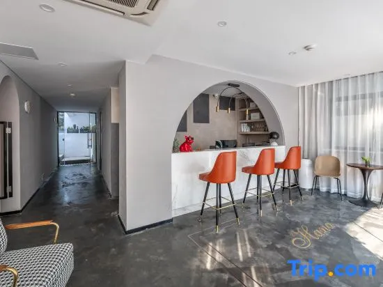 Hana Hotel - Image 1