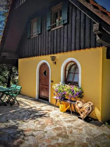 Ferienhaus Pfarrerweinzerl in absoluter Ruhelage mit Pool - Image 1