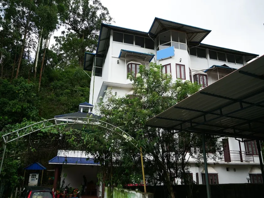 Blue Berg Resort - Image 1