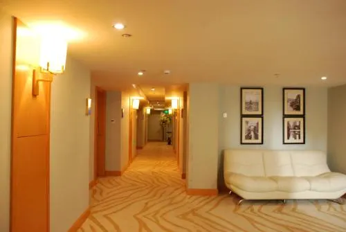 Chengdu Carmen Hotel - Image 1