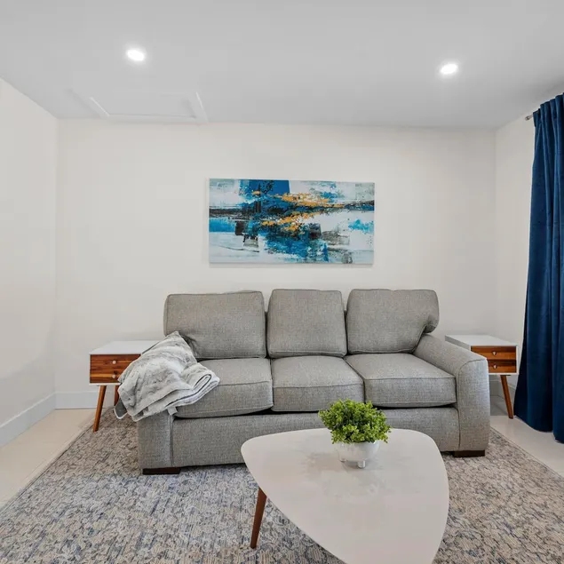 Sunset Bliss - Stylish 1B Retreat in Ft Lauderdale - Image 1