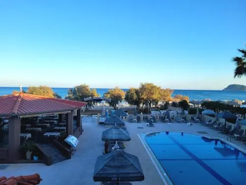 Janno Beach Hotel - Image 1
