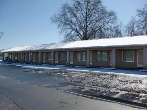 Executive Inn Of Seneca - Image 1