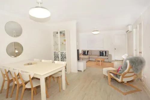 Unit 1/14 Tamarindus Street Marcoola Beach Pet friendly 300 BOND Linen supplied - Image 1