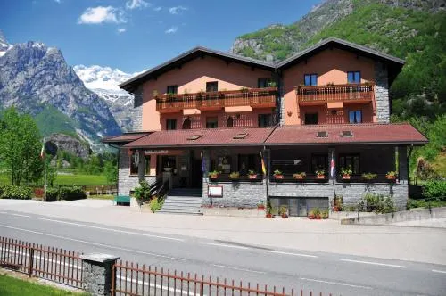 Hotel Ristorante Miramonti - Image 1