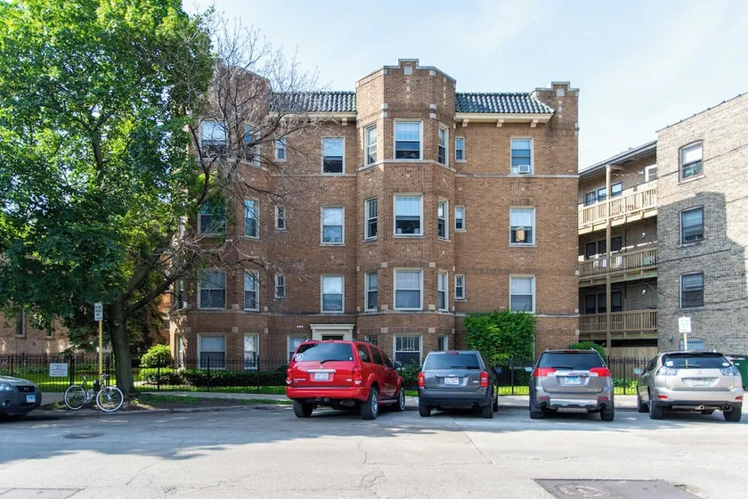 Stylish Comfy Lincoln Sq. 2BR Near Wrigley - Image 1