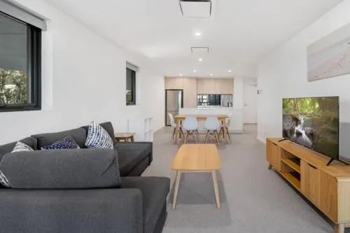 Embark Luxe 2BR 2Bath Apartment in Lynham 1 Secure Carpark Wifi Canberra - Image 1