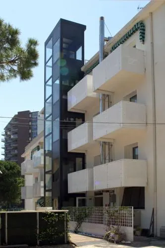 Hotel Garden - Image 1