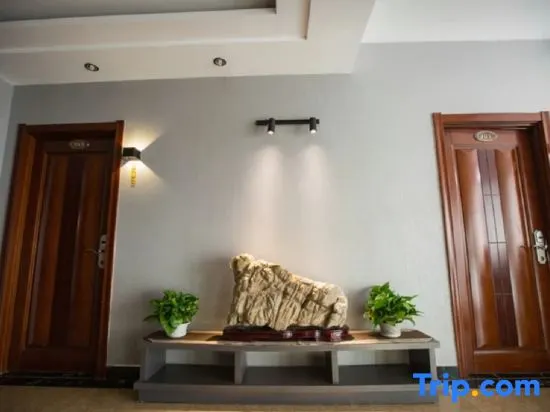 Harbin Wanjia Lights Business Hotel - Image 1