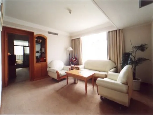 Landu Hotel - Image 1