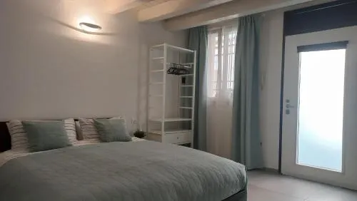 Room 28 - Image 1